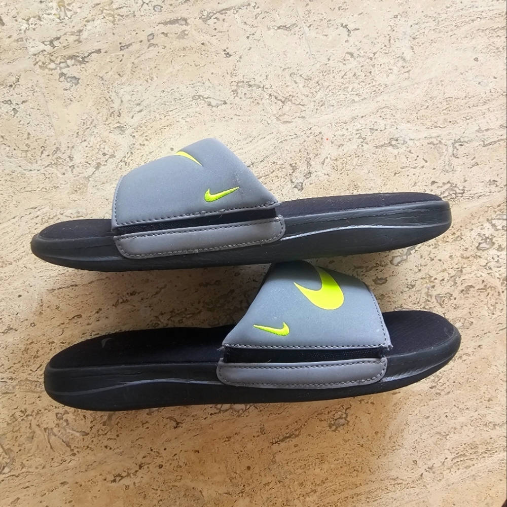 NWOT Nike Black and Gray Slides with Neon Green Swoosh - Picture 2 of 3